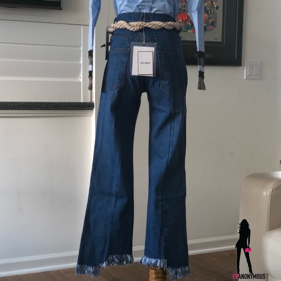 Style Mafia Frayed Hem Cropped Jeans - Picture 3 of 3